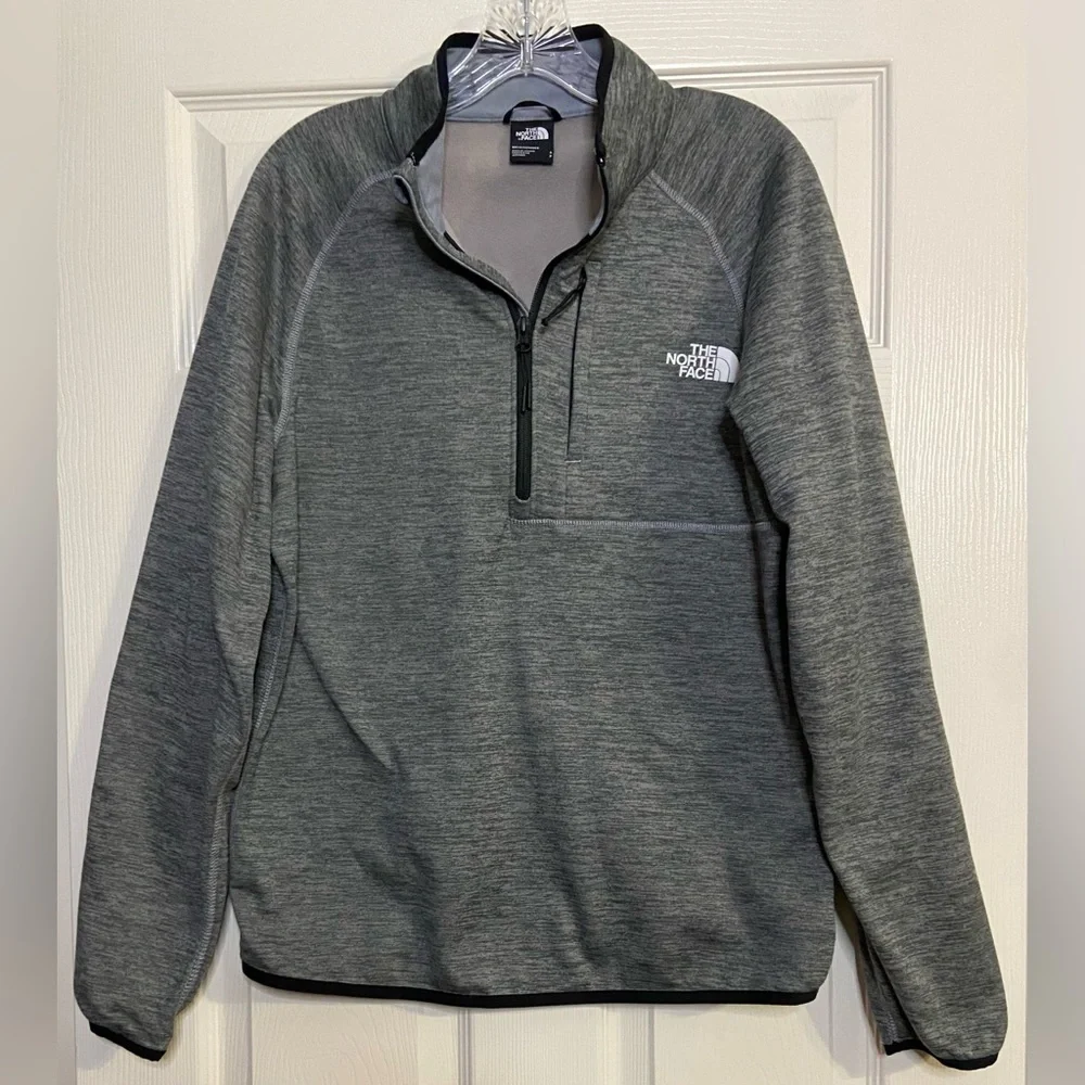 The North Face Mock neck 1/4 zip pull over fleece sweatshirt men's gray Sz S